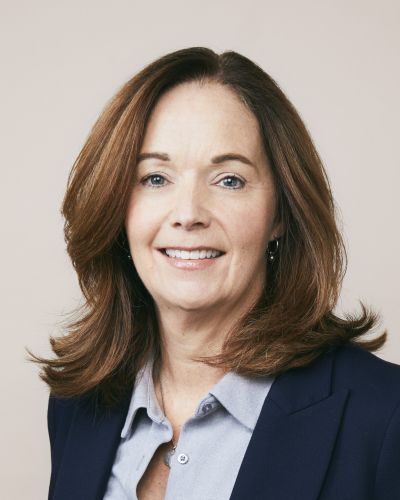 Headshot-JulieCurrie Portrait of Julie Currie