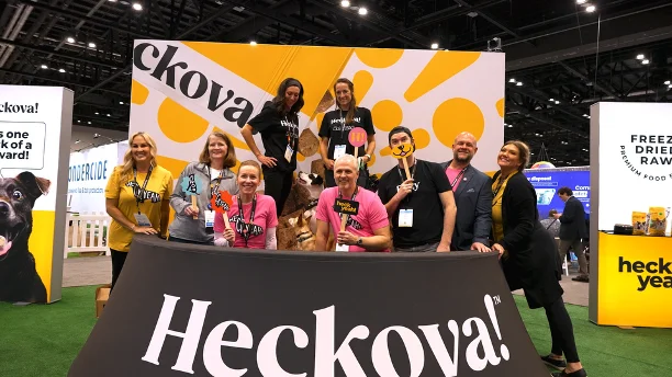 ¡Heckova! stand comercial